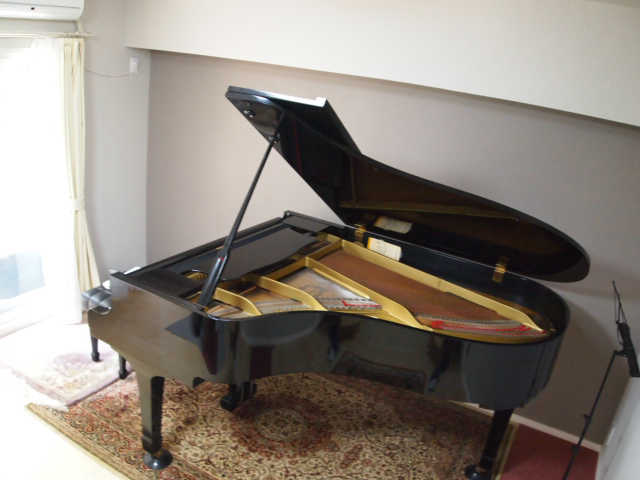 YAMAHA製グランドピアノ G5E