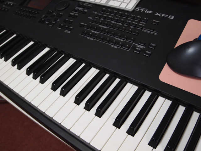 YAMAHA MOtiF XF8